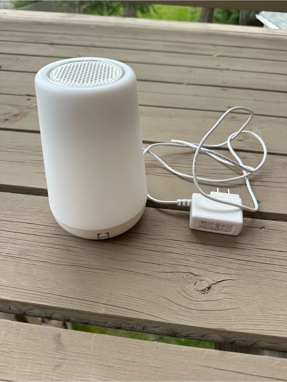 Hatch HBREST sound machine and night light